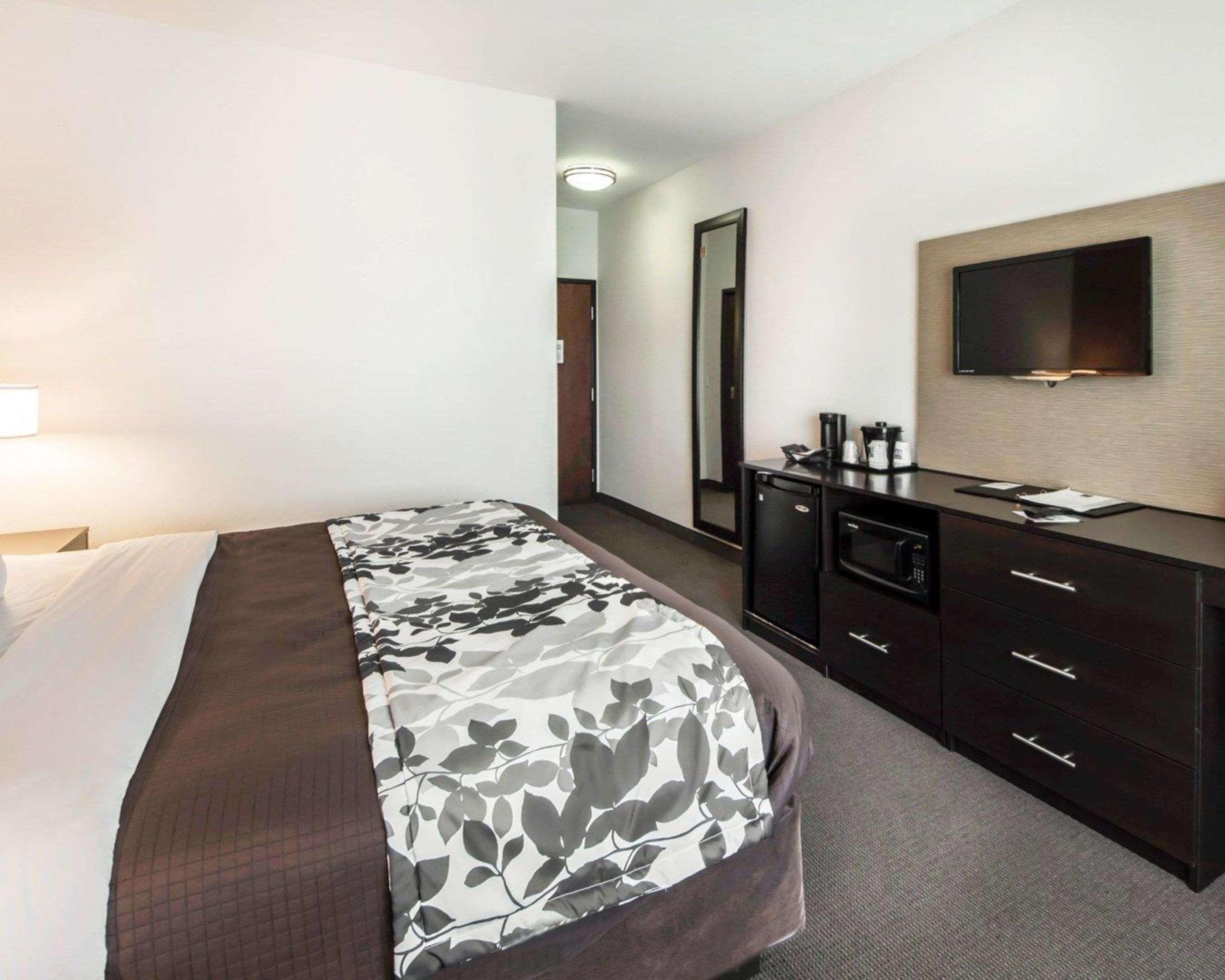 Sleep & North Hotel Hennessey