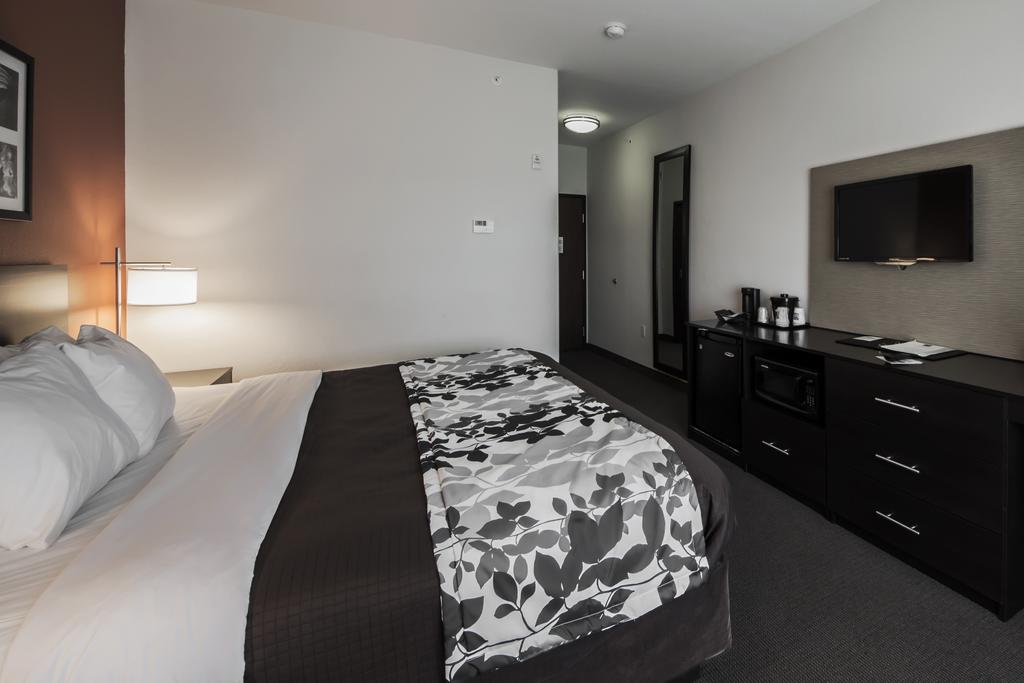 Sleep & North Hotel Hennessey
