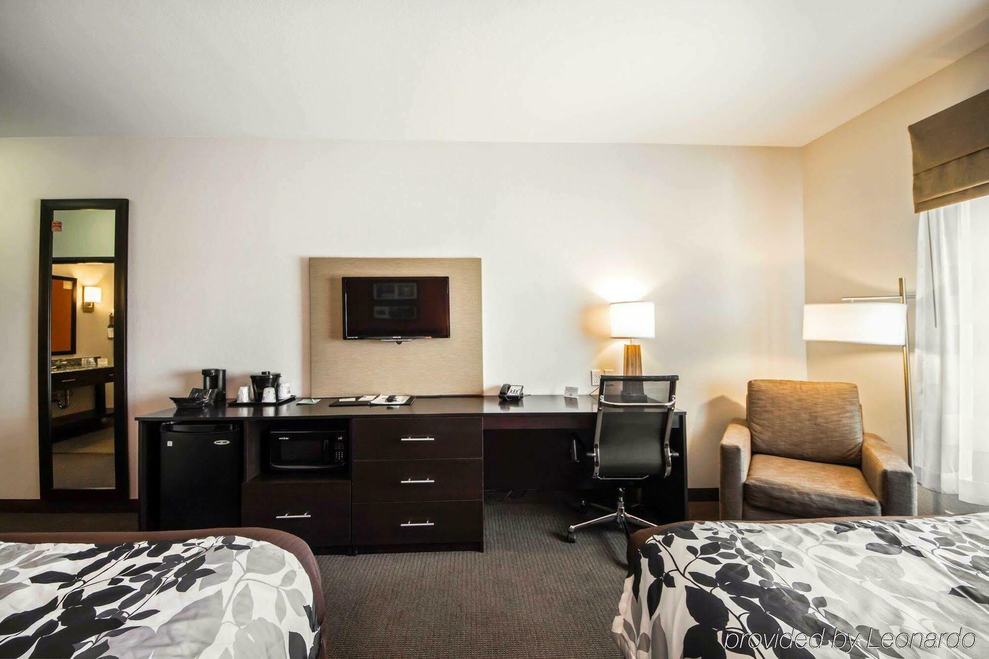 Hotel Sleep & North Hennessey